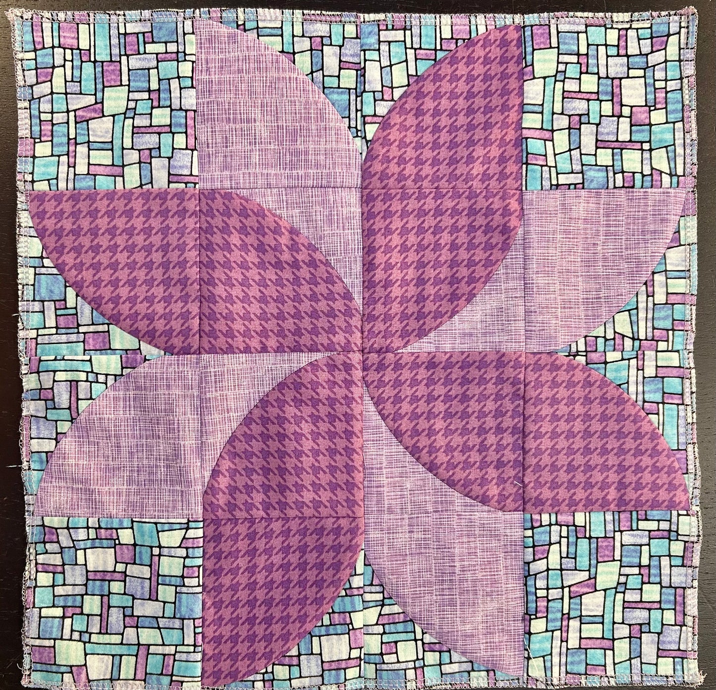 8/26/25 ~ Quick Curve Flower Table Runner CLASS