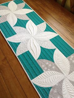 8/26/25 ~ Quick Curve Flower Table Runner CLASS